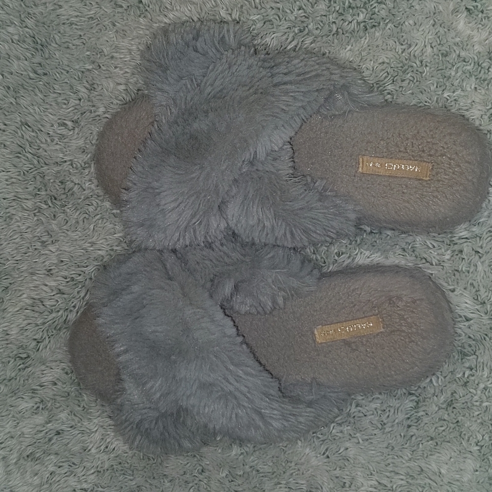 halluci slippers